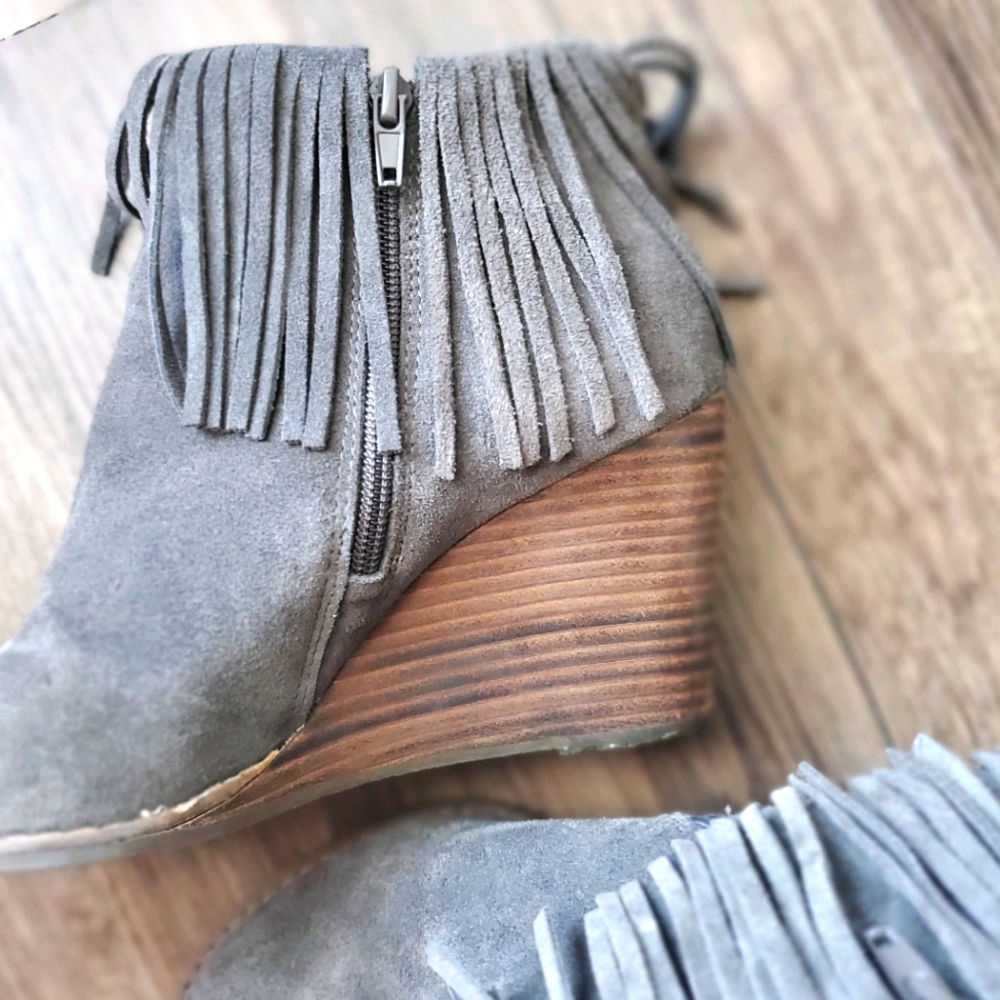 Lucky Brand | Yachin Fringe Booties - Picture 12 of 14